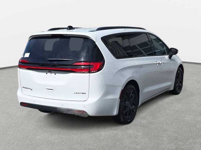 2027 Chrysler Pacifica Limited