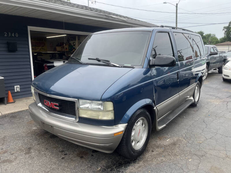 2003 GMC Safari Base