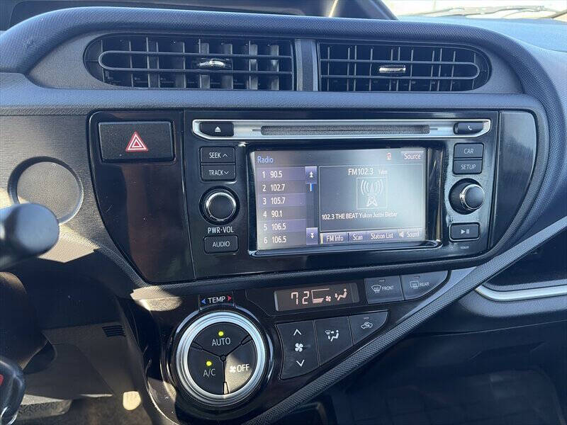 2016 Toyota Prius c One