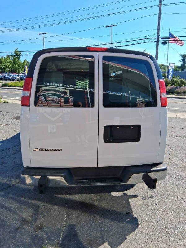 2018 Chevrolet Express 2500