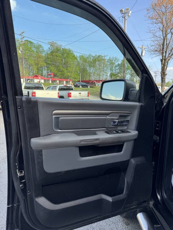 2016 RAM 1500 SLT