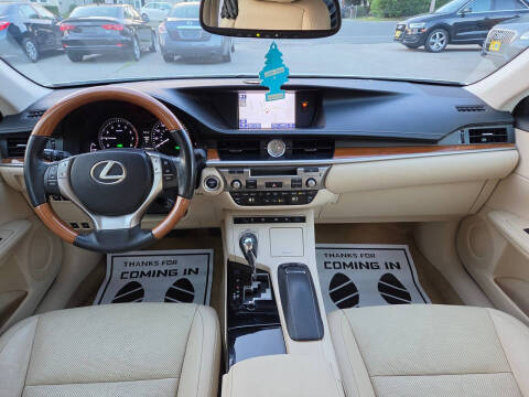 2013 Lexus ES 300h