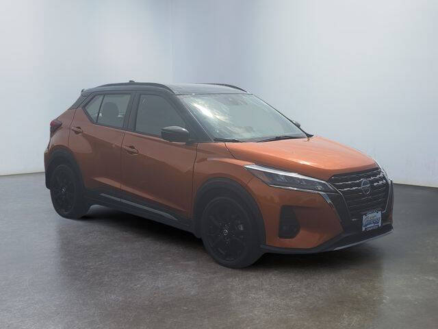 2021 Nissan Kicks SR