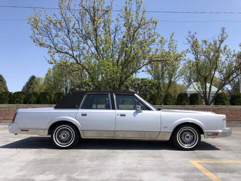 1985 Lincoln Town Car for sale at MLD Motorwerks Pre-Owned Auto Sales - MLD Motorwerks, LLC in Eastpointe MI