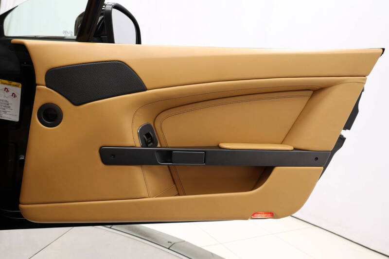 2012 Aston Martin V8 Vantage Roadster