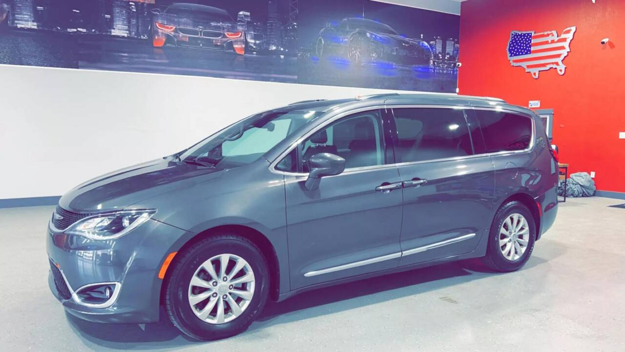 2017 Chrysler Pacifica for sale at Elite Rides in Detroit, MI