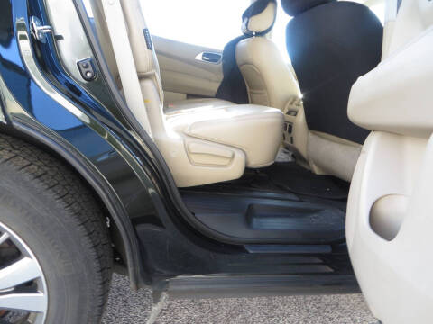 2018 Nissan Pathfinder SV