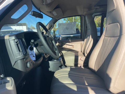 2025 Chevrolet Express 2500