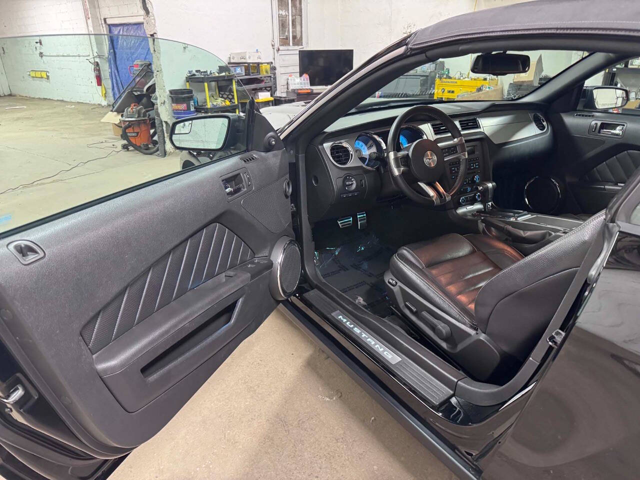 2012 Ford Mustang 2