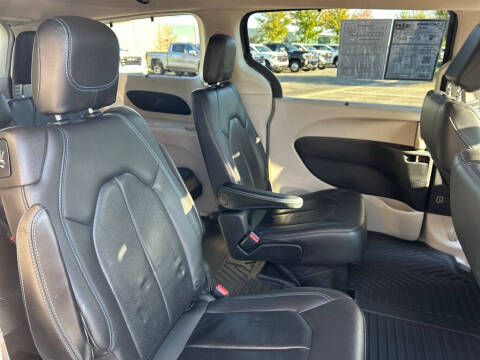 2021 Chrysler Pacifica Touring L