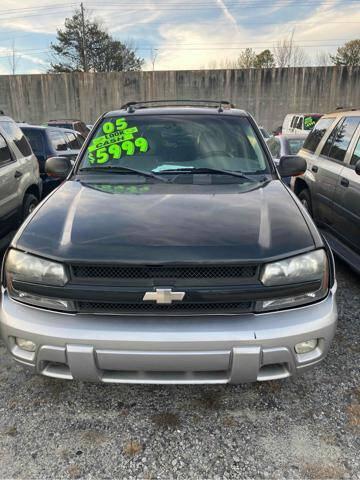 2005 Chevrolet TrailBlazer for sale at J D USED AUTO SALES INC in Doraville GA