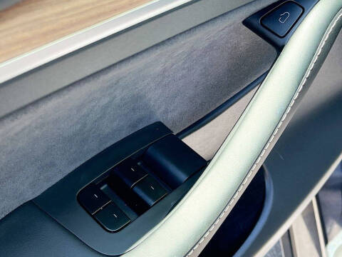 2025 Tesla Model Y Long Range