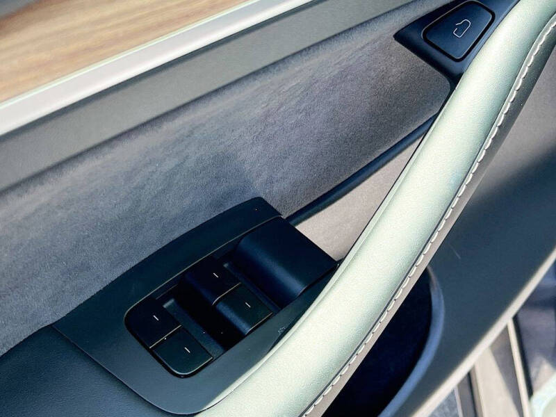 2025 Tesla Model Y Long Range