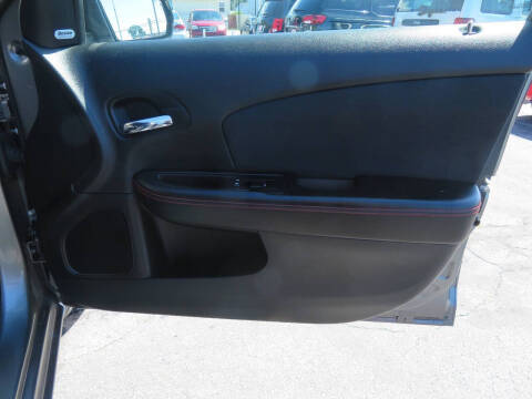 2012 Dodge Avenger R/T