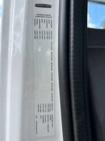 2019 Freightliner Business class M2