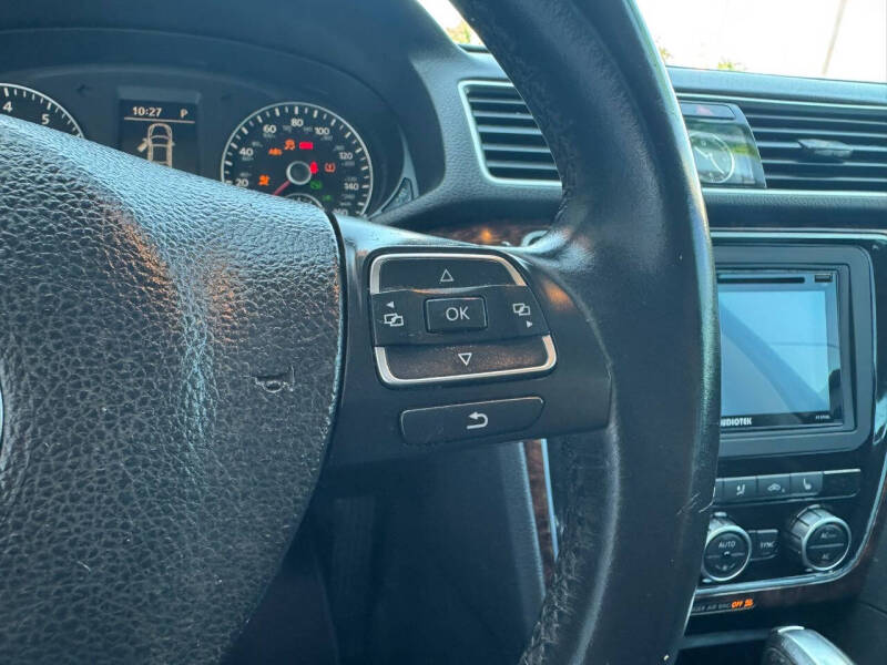 2012 Volkswagen Passat SEL Premium PZEV