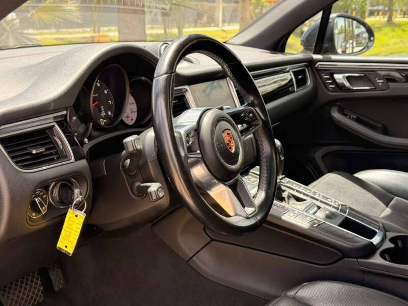 2017 Porsche Macan