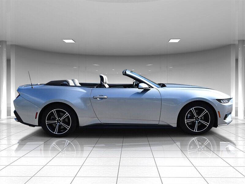 2024 Ford Mustang 6