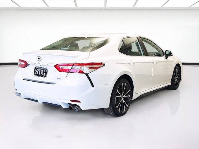 2020 Toyota Camry SE