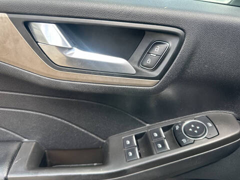 2021 Ford Escape SEL
