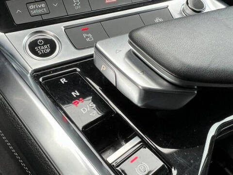 2021 Audi e-tron quattro Premium