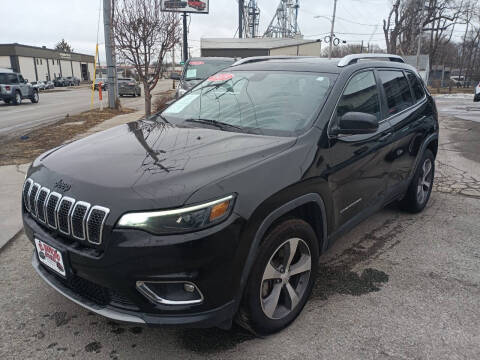 2019 Jeep Cherokee for sale at El Rancho Auto Sales in Des Moines IA