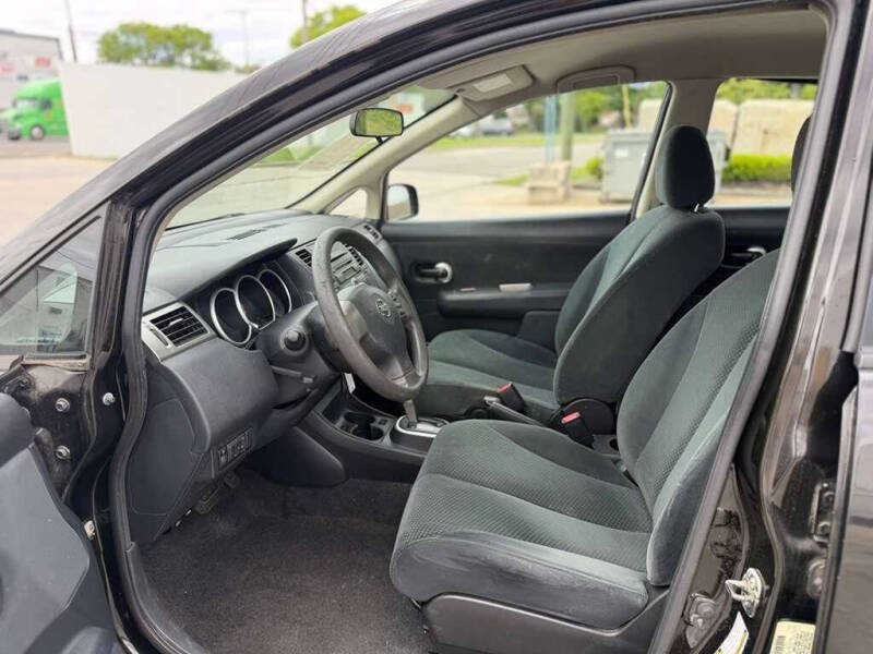 2011 Nissan Versa 1.8 S