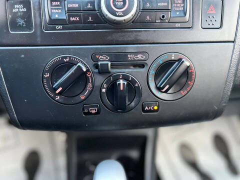 2012 Nissan Versa 1.8 S