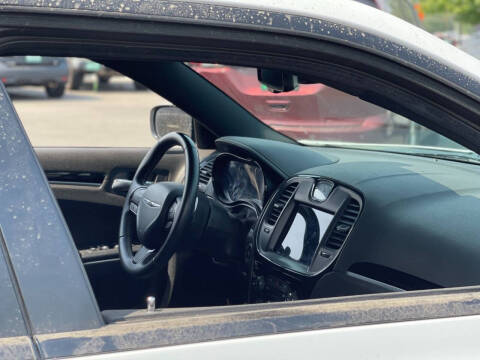 2017 Chrysler 300