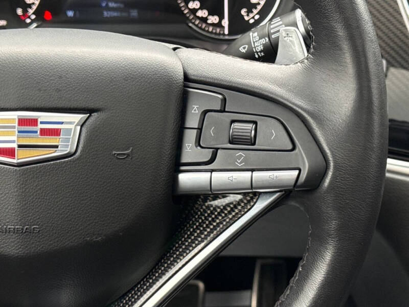 2023 Cadillac XT6 Sport