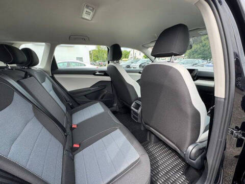 2025 Volkswagen Taos S 4Motion