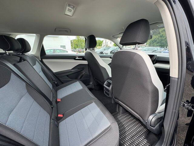 2025 Volkswagen Taos S 4Motion