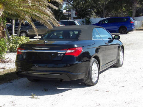 2013 Chrysler 200 Touring