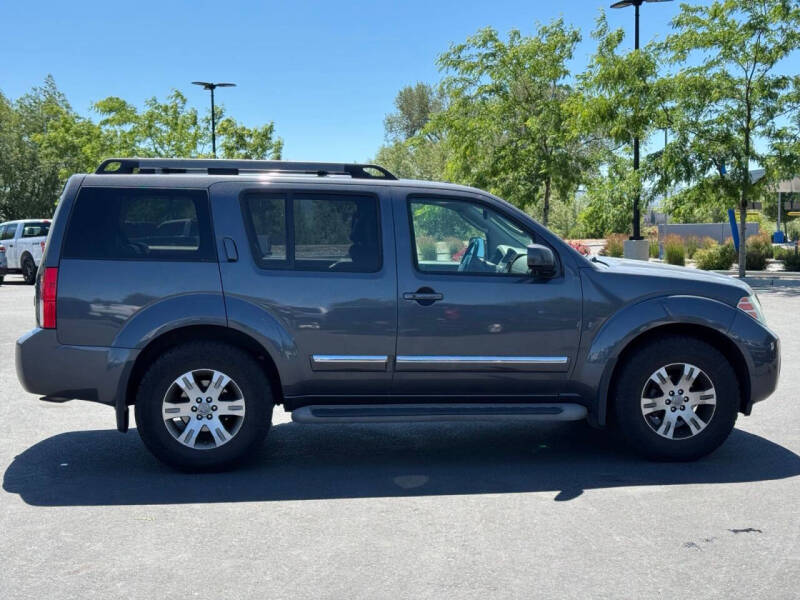 2012 Nissan Pathfinder Silver Edition
