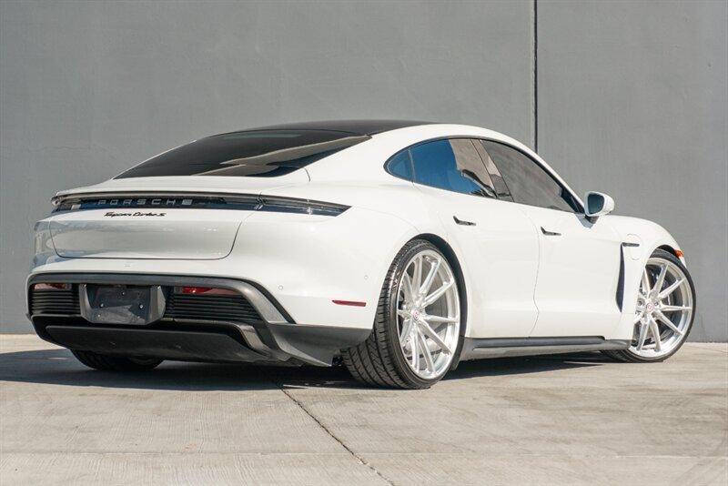 2020 Porsche Taycan Turbo