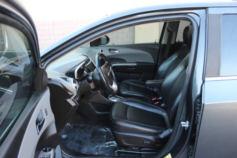 2019 Chevrolet Sonic Premier Auto