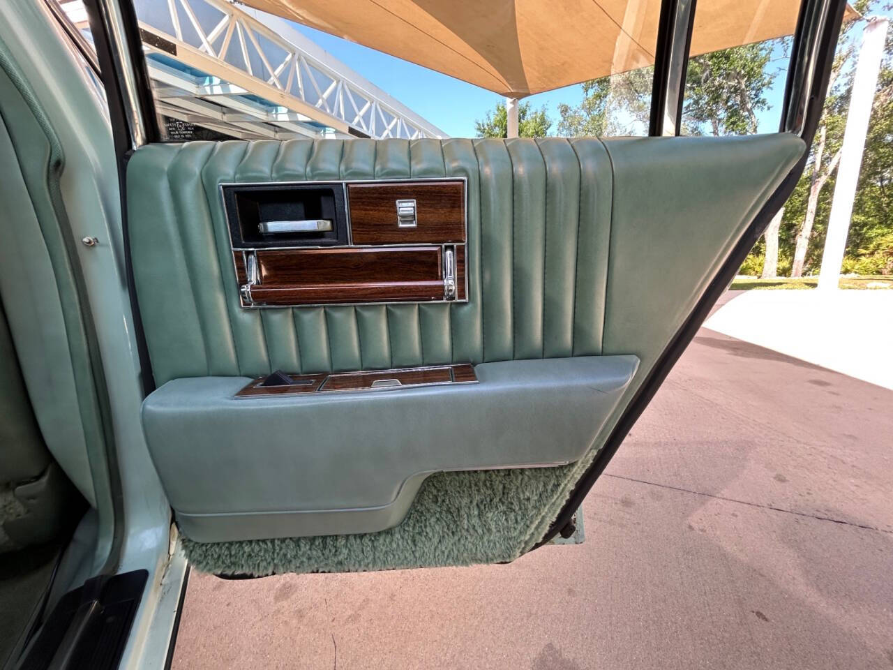 1977 Cadillac Seville 32