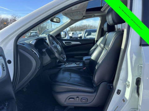 2017 Nissan Pathfinder SL