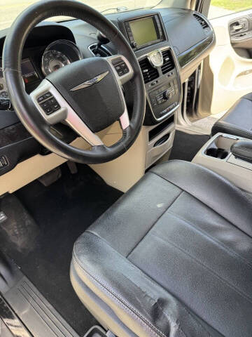 2016 Chrysler Town and Country Touring