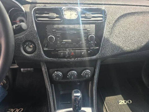2014 Chrysler 200 Limited
