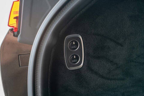 2021 Aston Martin DBX