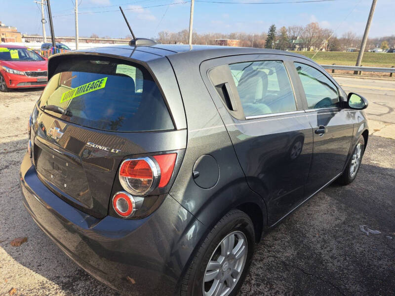 2016 Chevrolet Sonic LT Auto