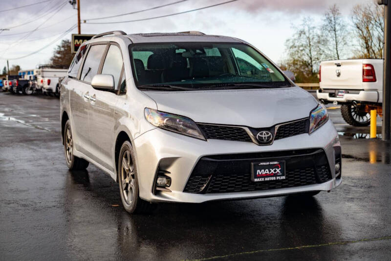 2020 Toyota Sienna SE 7-Passenger
