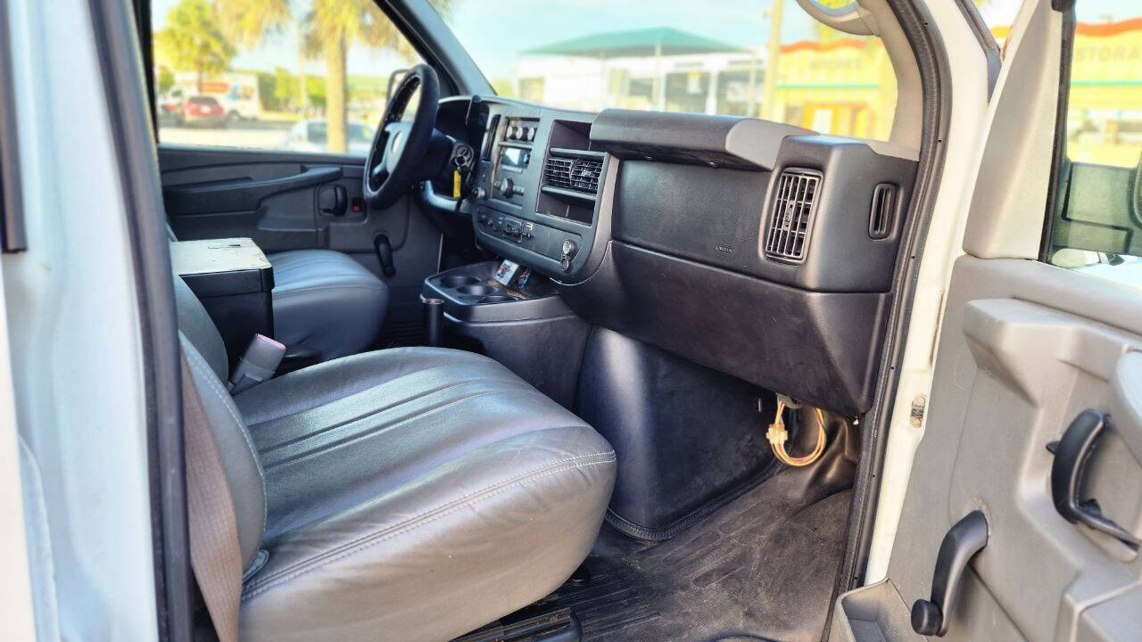 2011 CHEVROLET Express Van - $10,990