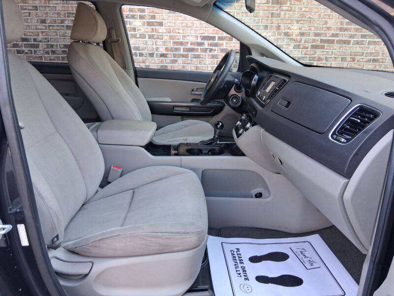 2017 Kia Sedona LX