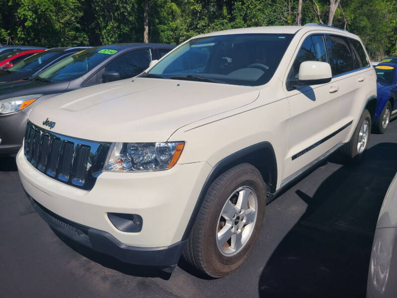 Used 2011 Jeep Grand Cherokee Laredo with VIN 1J4RR4GG6BC572421 for sale in Valparaiso, IN