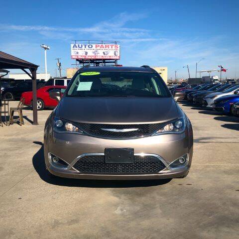 2017 Chrysler Pacifica for sale at Trinity Auto Sales Group in Dallas TX
