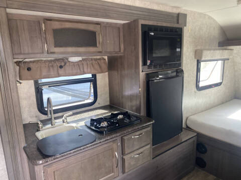 2017 Winnebago Winniedrop 170S
