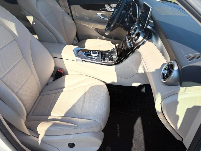 2017 Mercedes-Benz GLC GLC 300 4MATIC