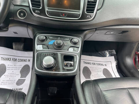 2017 Chrysler 200 Limited Platinum